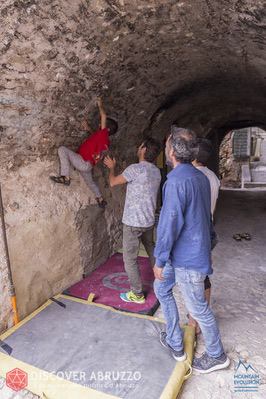 Calascio Street Boulder 2019 - Arrampicare a Calascio